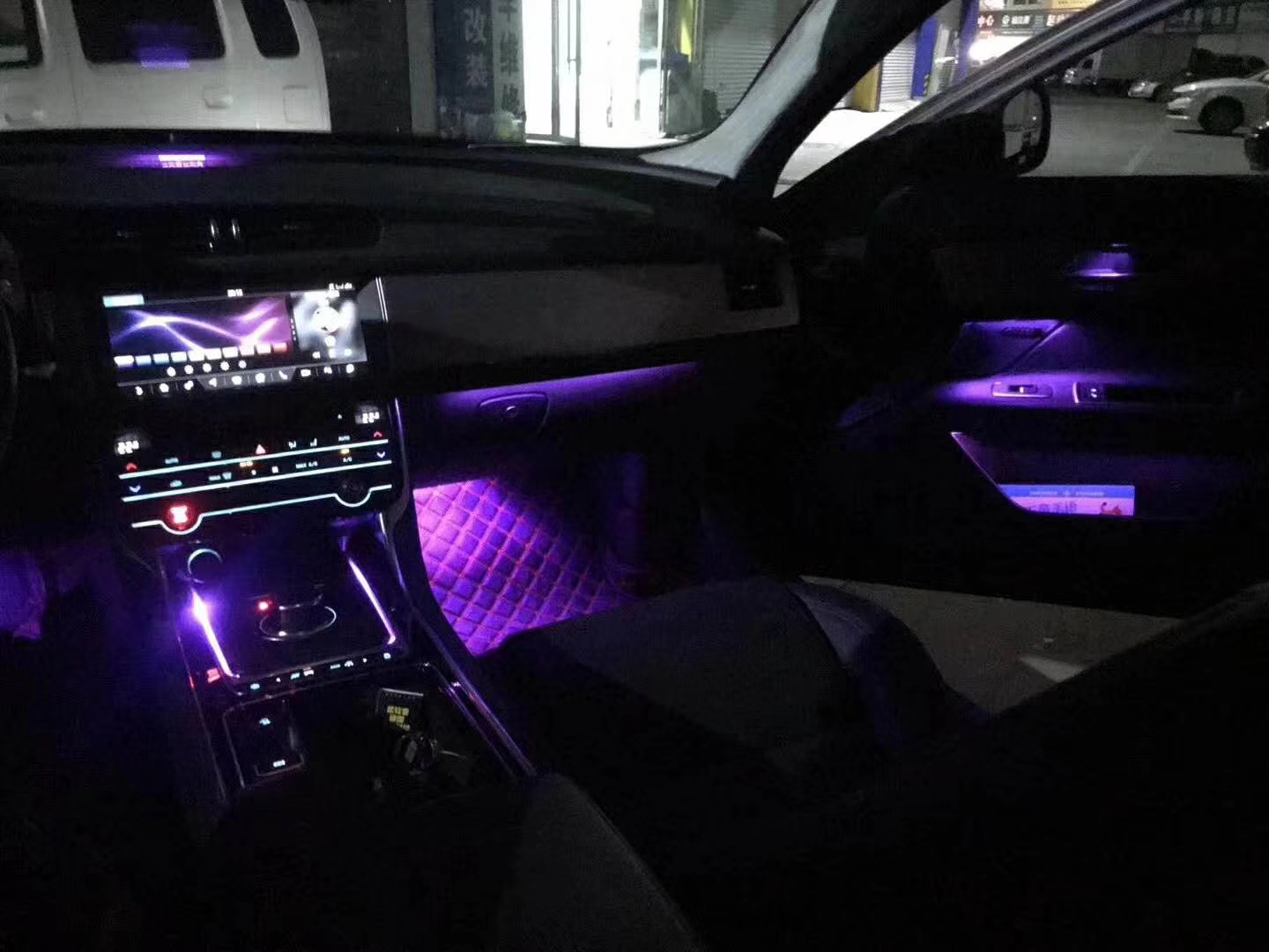 捷豹XF氛围灯改装 冷藏车风格的独特魅力
